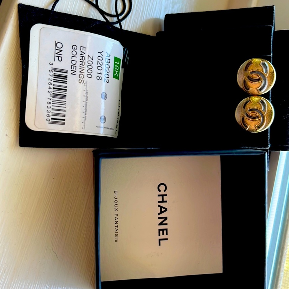 Authentic Chanel Gold Clip on earrings
